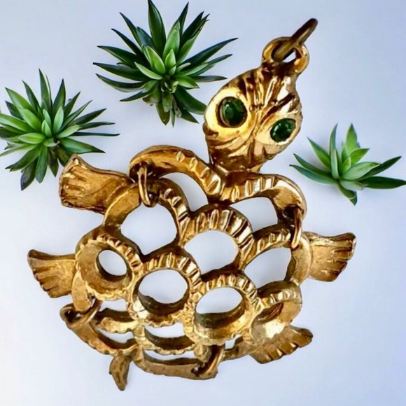 Turtle Vintage Gold Tone Wiggle Hinged Moves Green Rhinestone Eyes - Picture 6 of 9